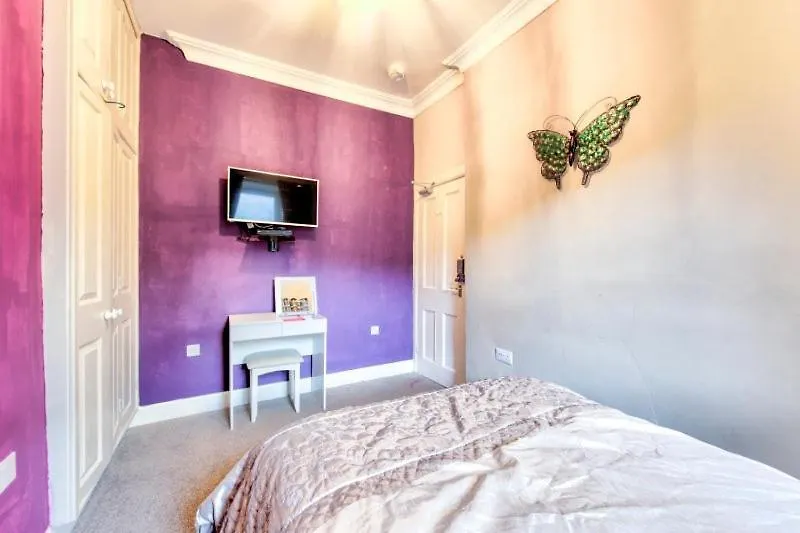 Edinburgh Central Ground Floor Apartment 0*,